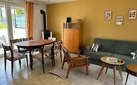 Maison Seventies Climatisee, Parking Prive